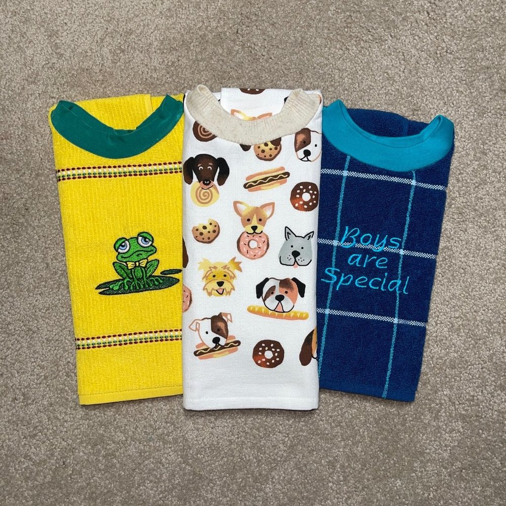NWOT Baby Towel Bibs Embroidered 3 Pk Age 1-5